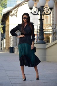 SUKIENKA PLEASURES CZARNO ZIELONA