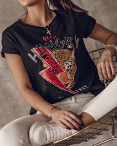 T-SHIRT STAY HUNGRY CZARNY