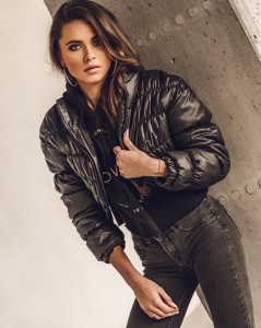 KURTKA SHORT JACKET CZARNY