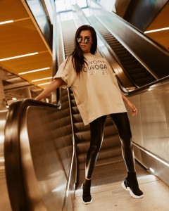 T-SHIRT GOLD SILVER BEŻOWY