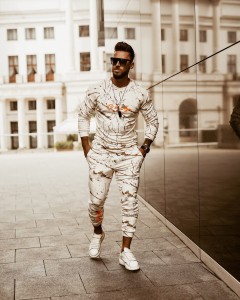 DRES MĘSKI ORANGE EDITION MAN BIAŁO KHAKI