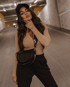 BODY BASIC ZIPPER CAMEL