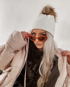 CZAPKA ONE POMPOM ECRU