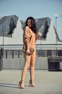 KOMPLET SPORTY WOMAN LOOK BEŻOWY