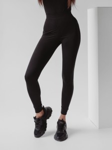 LEGGINSY DELLA CZARNY