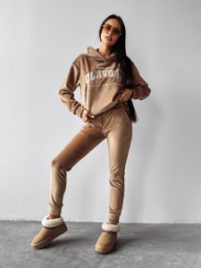 KOMPLET DAMSKI SAMETI O LA VOGA BEŻOWY