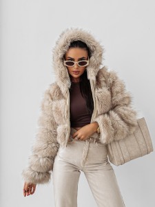 KURTKA DAMSKA FUTERKO LANIKA OLAVOGA JASNY BEŻ