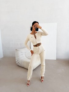 KOMPLET DAMSKI MALES OLAVOGA JASNY BEŻ