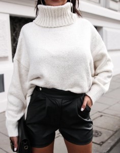 SWETER WENEZUELA KREMOWY